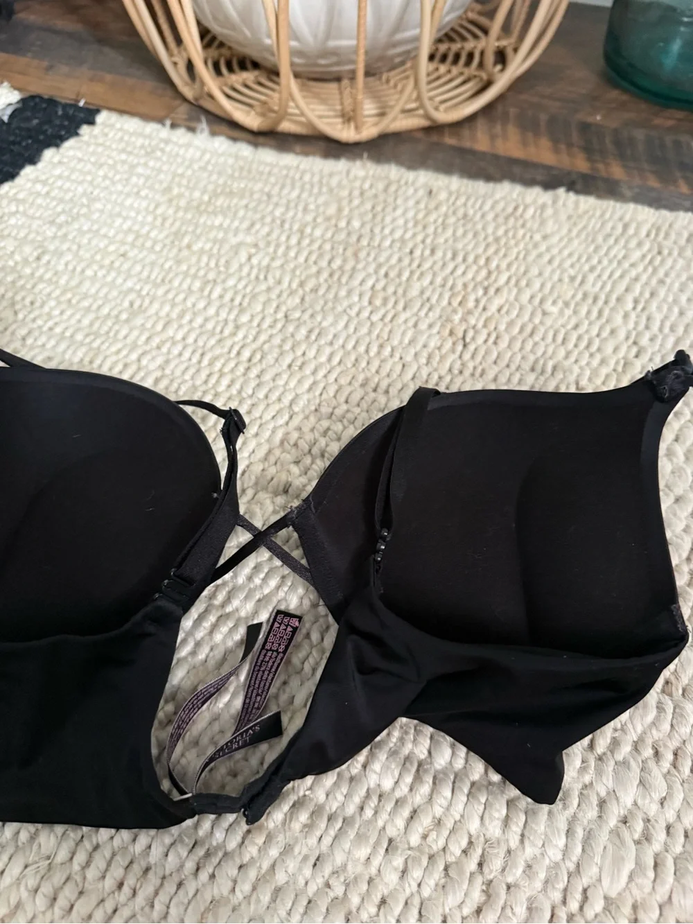 Very Victorias Secret 34B Padded Bra Solid Black Underwire Plunge